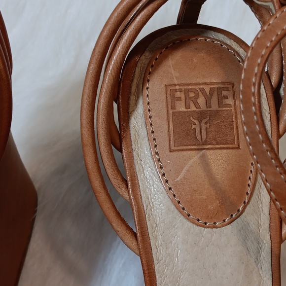 Frye Shay Strappy T / Tan Wedge Sandal Heel Size 10M - Picture 8 of 12